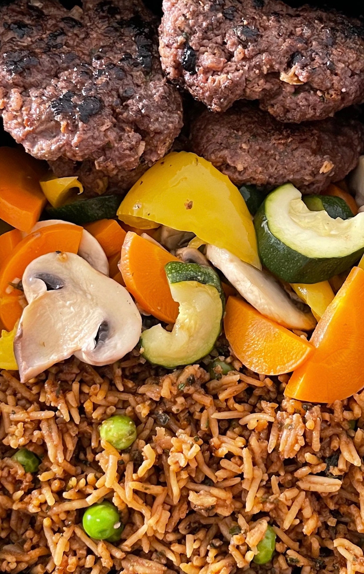 Aankomen - Surinaamse Nasi met Köfte en Wok-mix