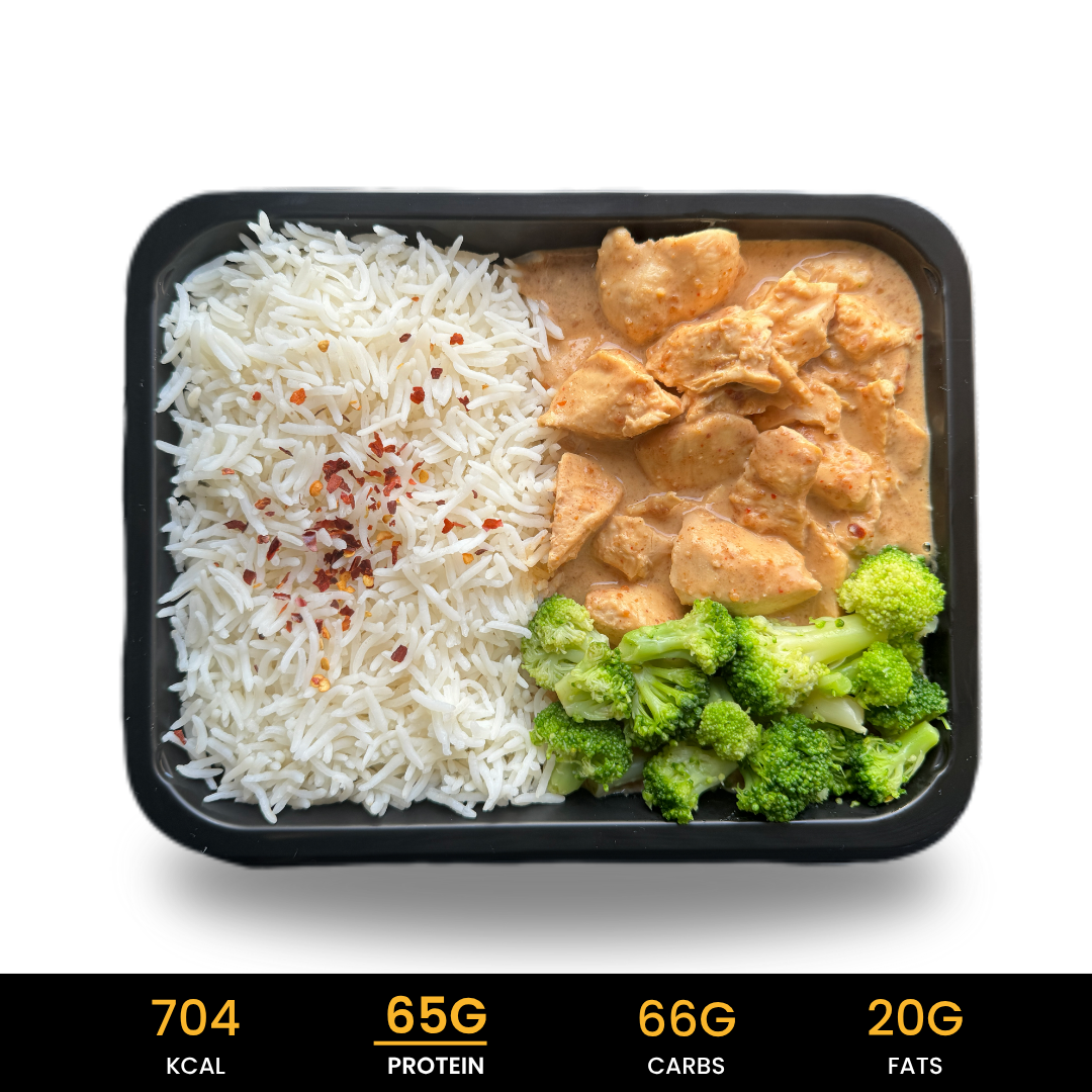 aankomen-Witte-rijst-met-Javaanse-Kipsaté-en-Broccoli Vers bereide, eiwitrijke YesMeals: authentieke Javaanse Kipsaté (halal)
