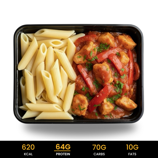 Penne-met-Kip-in-Tomatensalsa Gezonde, eiwitrijke Penne met Kip (Halal). Vers bereide diepvries maaltijd, ideaal voor fitness. 